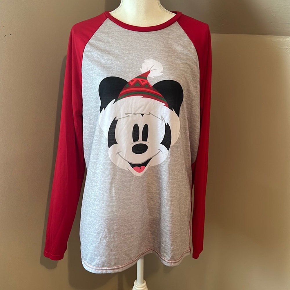 Disney Mickey Mouse Christmas Sleep shirt long sleeve tee. Santa Mickey